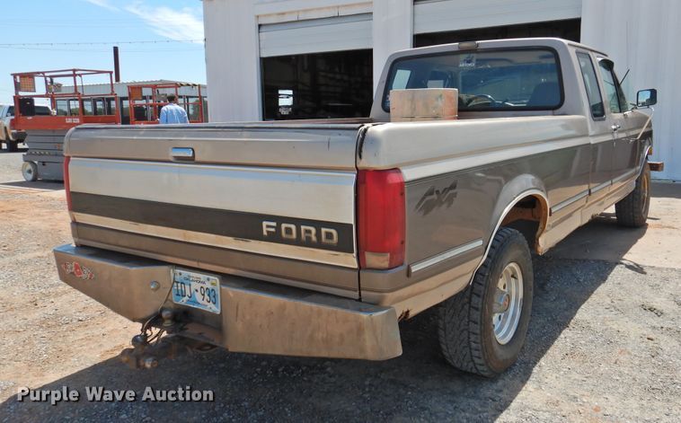 image for item GN9944 1993 Ford F150  SuperCab pickup truck