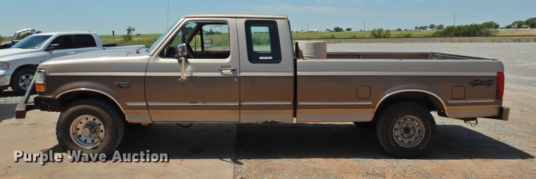 image for item GN9944 1993 Ford F150  SuperCab pickup truck