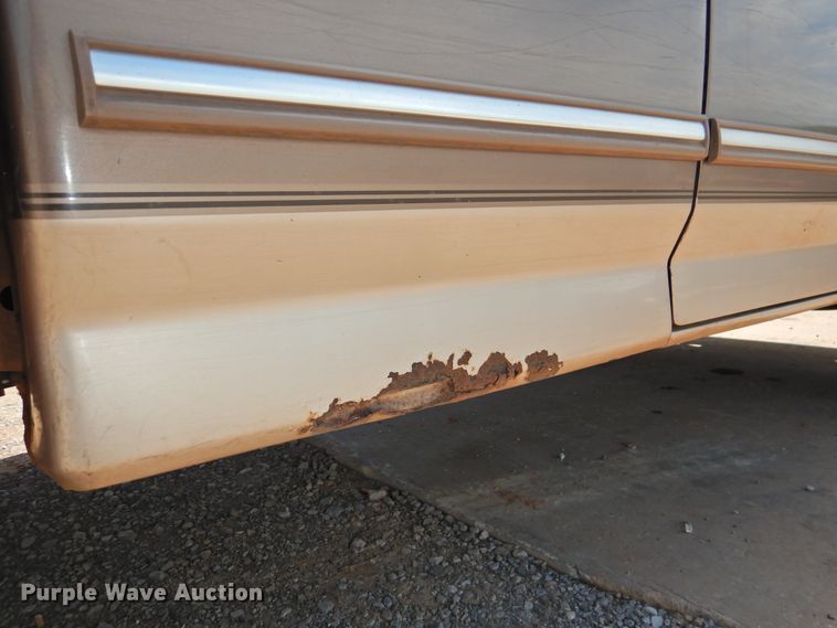 image for item GN9944 1993 Ford F150  SuperCab pickup truck