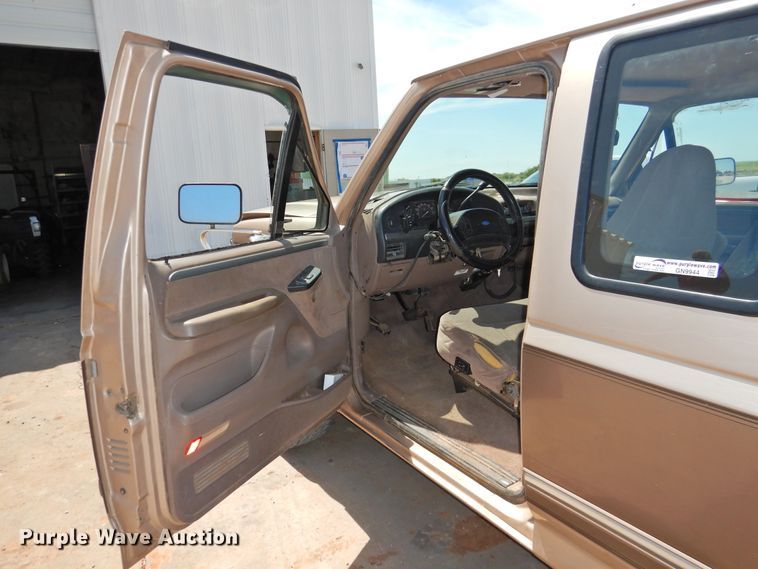 image for item GN9944 1993 Ford F150  SuperCab pickup truck