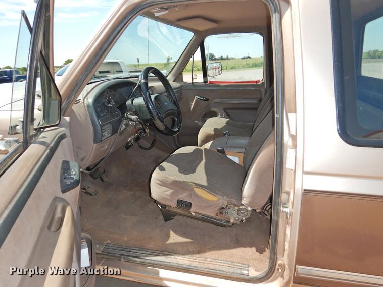 image for item GN9944 1993 Ford F150  SuperCab pickup truck