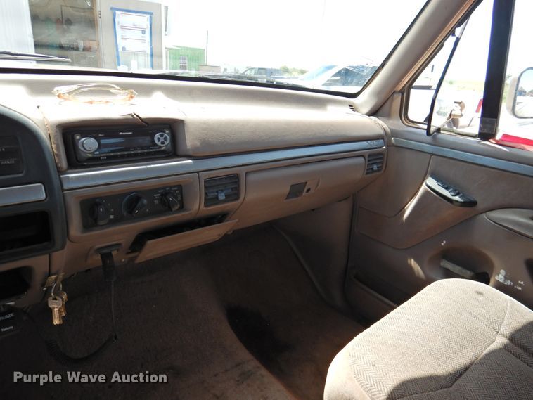 image for item GN9944 1993 Ford F150  SuperCab pickup truck