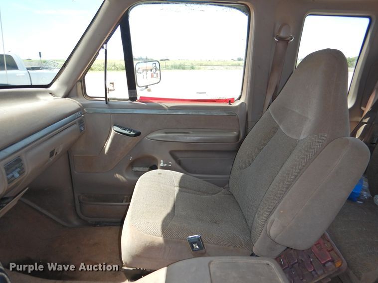 image for item GN9944 1993 Ford F150  SuperCab pickup truck