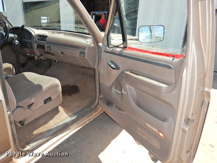 image for item GN9944 1993 Ford F150  SuperCab pickup truck