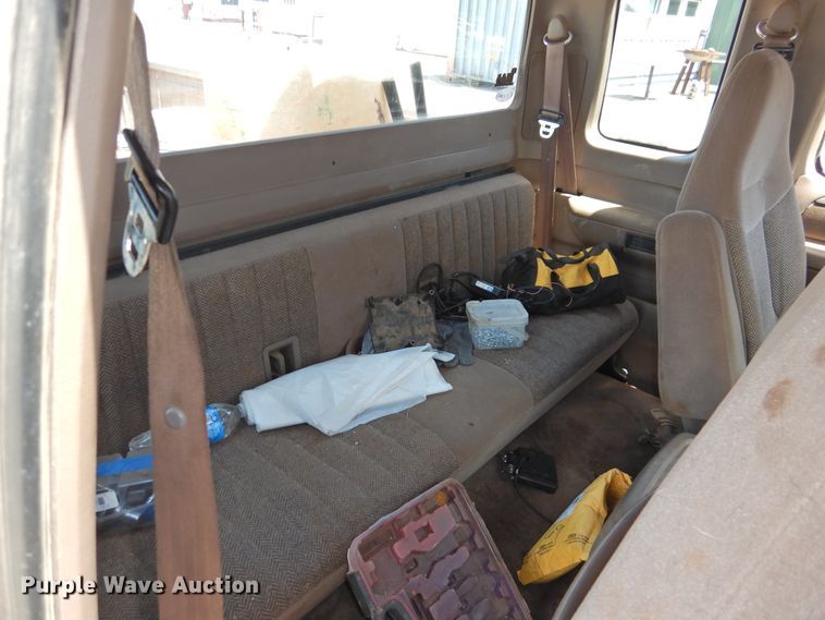 image for item GN9944 1993 Ford F150  SuperCab pickup truck