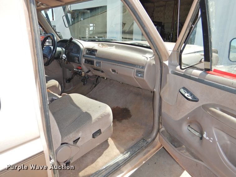 image for item GN9944 1993 Ford F150  SuperCab pickup truck