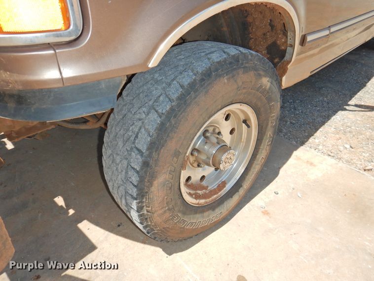 image for item GN9944 1993 Ford F150  SuperCab pickup truck