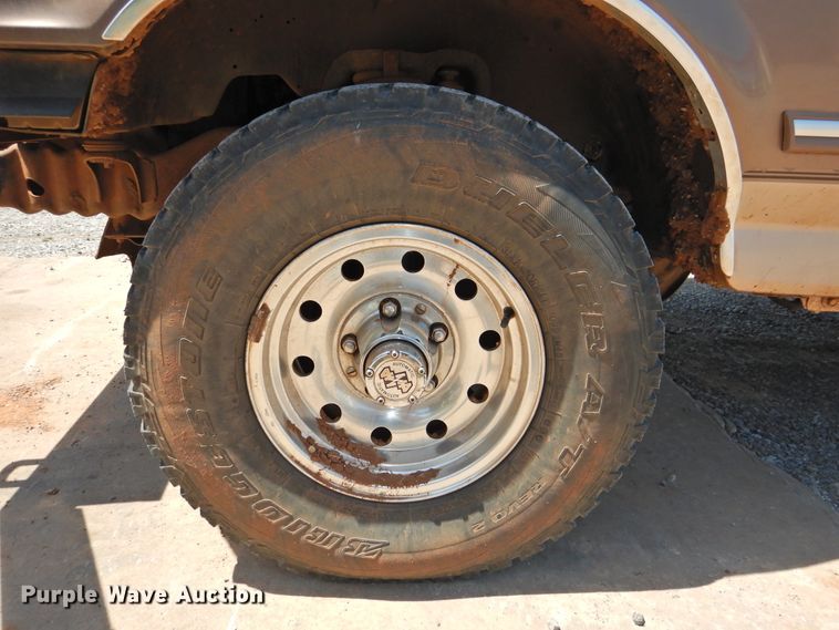 image for item GN9944 1993 Ford F150  SuperCab pickup truck