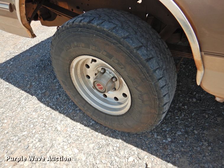 image for item GN9944 1993 Ford F150  SuperCab pickup truck