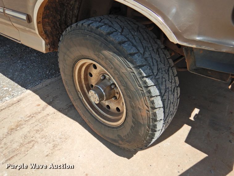 image for item GN9944 1993 Ford F150  SuperCab pickup truck