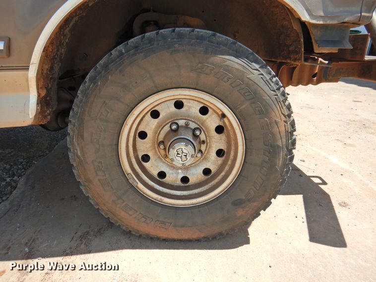 image for item GN9944 1993 Ford F150  SuperCab pickup truck