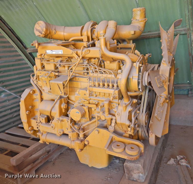 image for item GN9945 John Deere 0400 six cylinder diesel engine