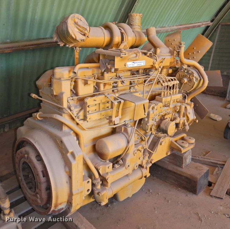 image for item GN9945 John Deere 0400 six cylinder diesel engine