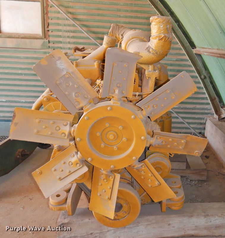 image for item GN9945 John Deere 0400 six cylinder diesel engine