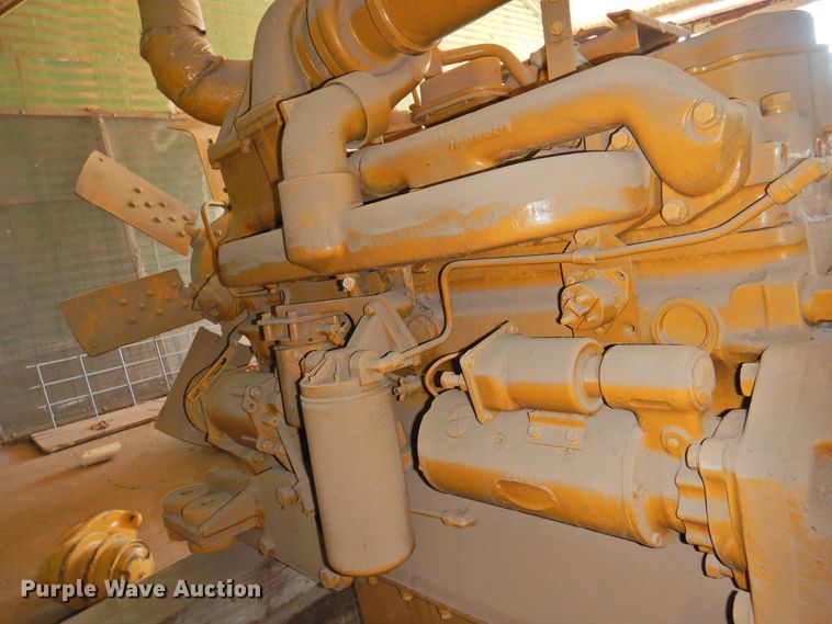 image for item GN9945 John Deere 0400 six cylinder diesel engine