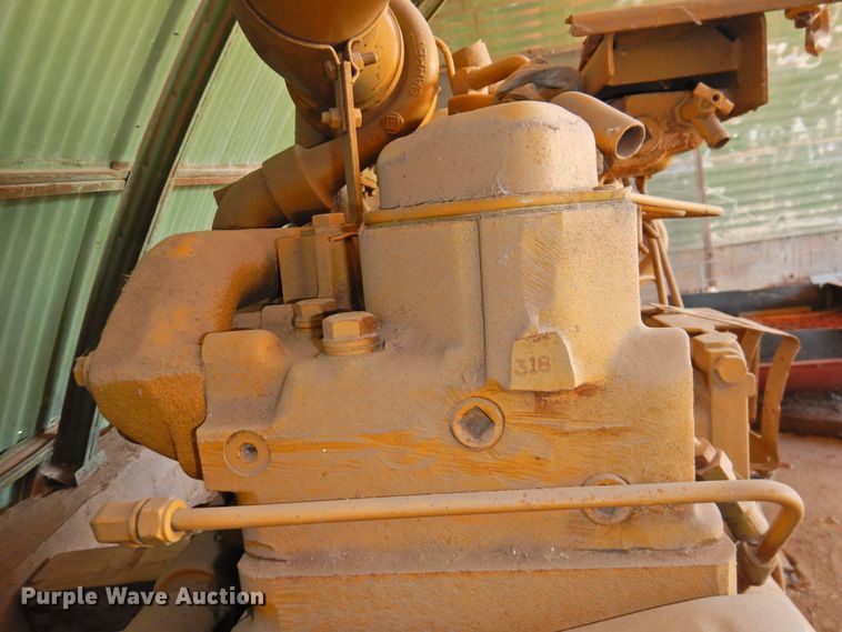 image for item GN9945 John Deere 0400 six cylinder diesel engine