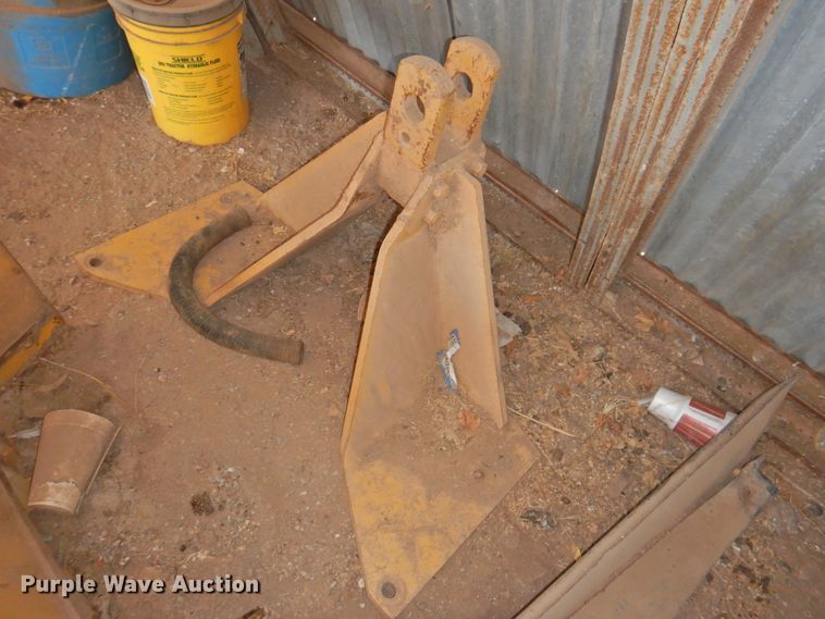 image for item GN9946 John Deere 750E dozer parts