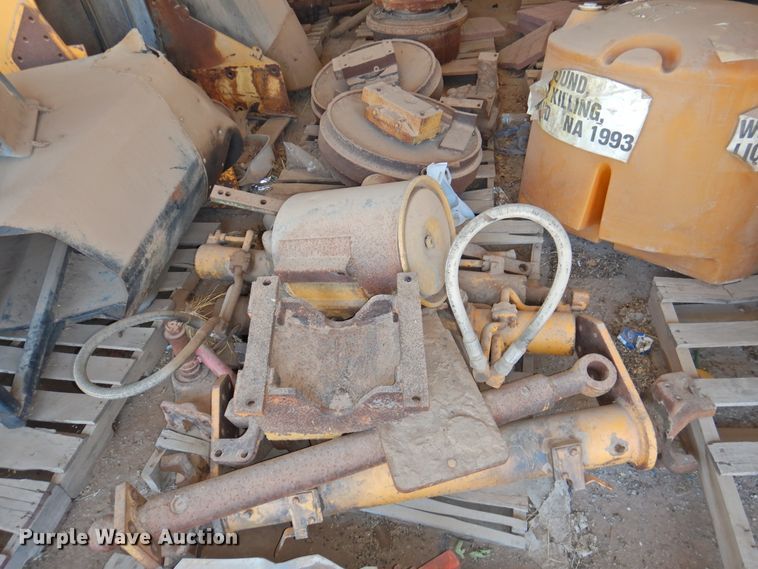 image for item GN9946 John Deere 750E dozer parts