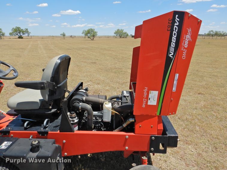image for item GN9951 2006 Jacobsen Turfcat 628D lawn mower