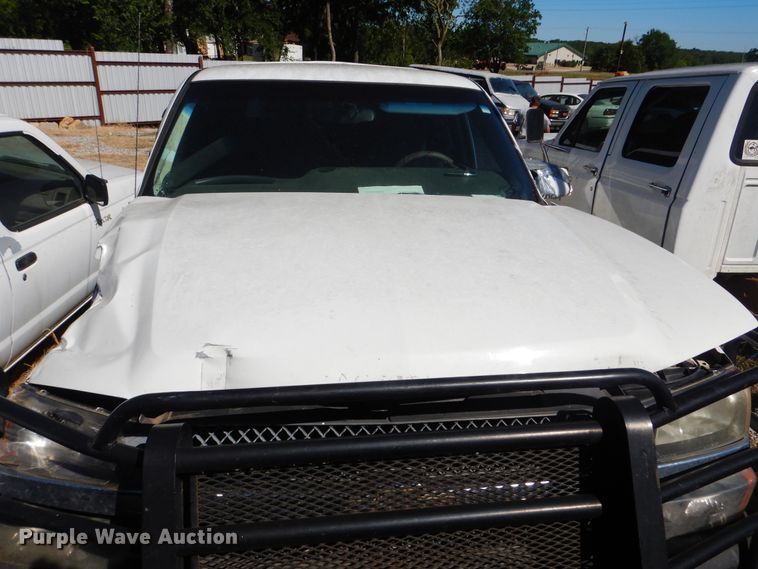 image for item GO9854 2004 Chevrolet Silverado 1500  Ext. Cab pickup truck