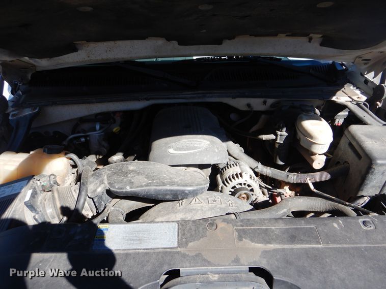 image for item GO9854 2004 Chevrolet Silverado 1500  Ext. Cab pickup truck