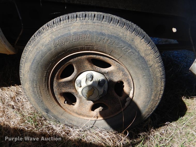 image for item GO9854 2004 Chevrolet Silverado 1500  Ext. Cab pickup truck