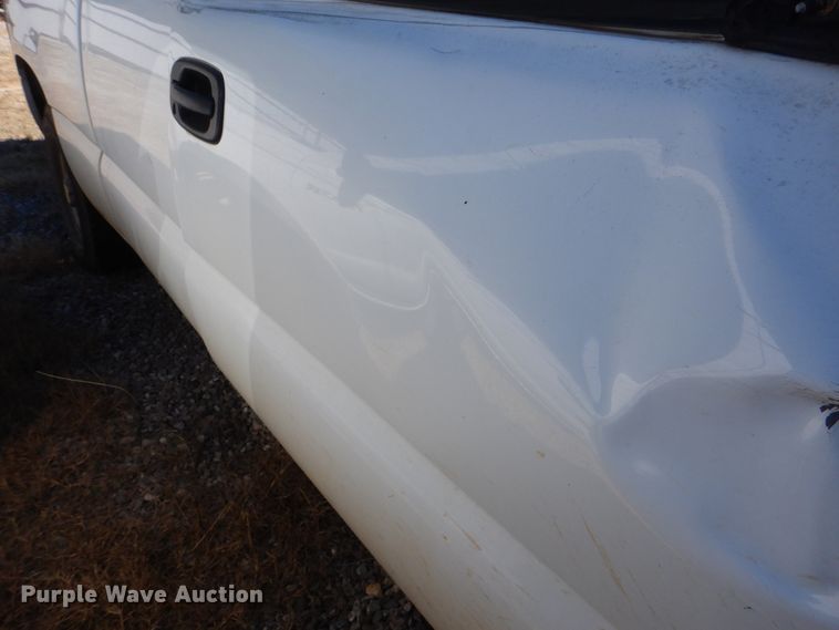 image for item GO9854 2004 Chevrolet Silverado 1500  Ext. Cab pickup truck