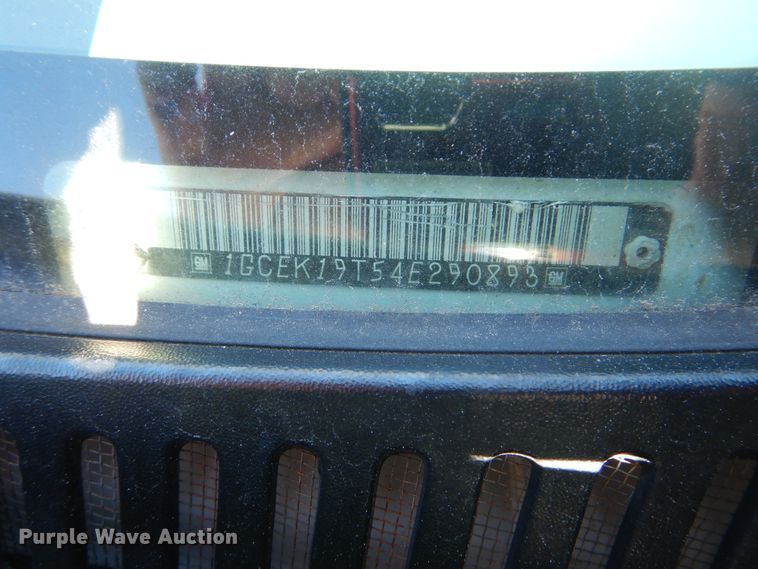 image for item GO9854 2004 Chevrolet Silverado 1500  Ext. Cab pickup truck