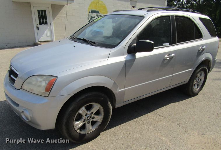 image for item GQ9033 2005 Kia Sorento LX  SUV