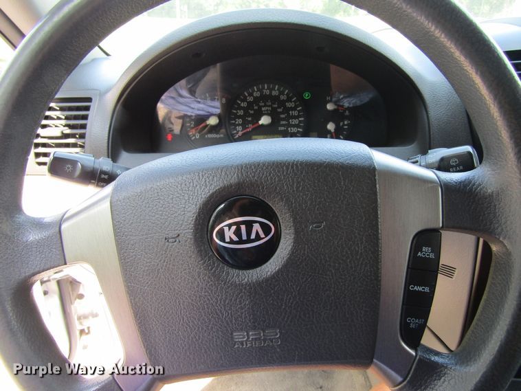 image for item GQ9033 2005 Kia Sorento LX  SUV