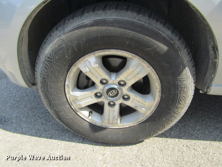 image for item GQ9033 2005 Kia Sorento LX  SUV