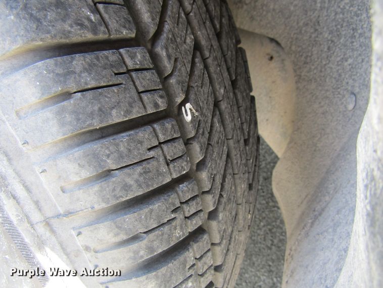 image for item GQ9033 2005 Kia Sorento LX  SUV