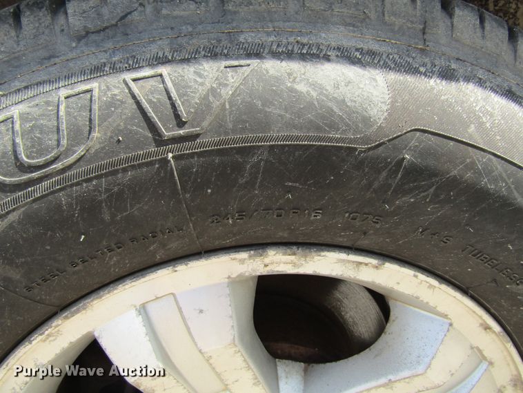 image for item GQ9033 2005 Kia Sorento LX  SUV