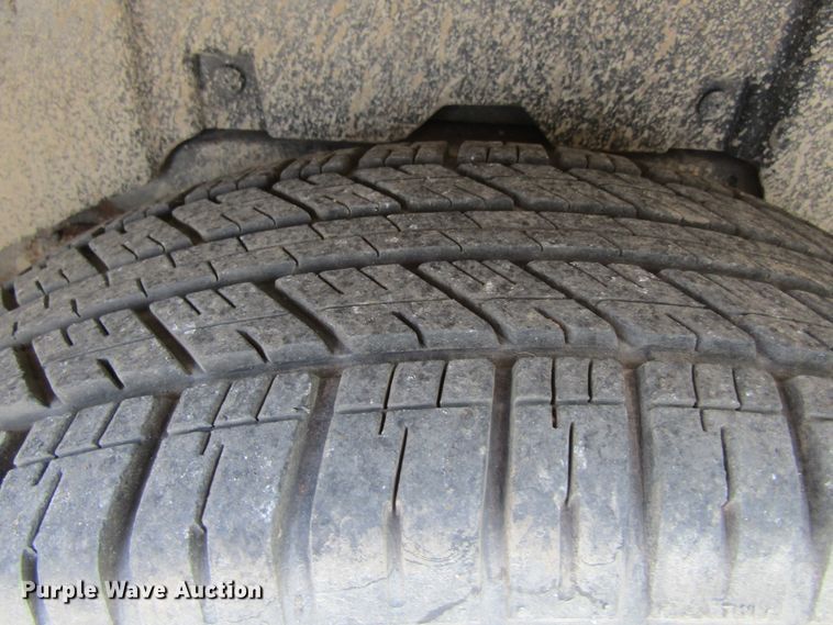 image for item GQ9033 2005 Kia Sorento LX  SUV