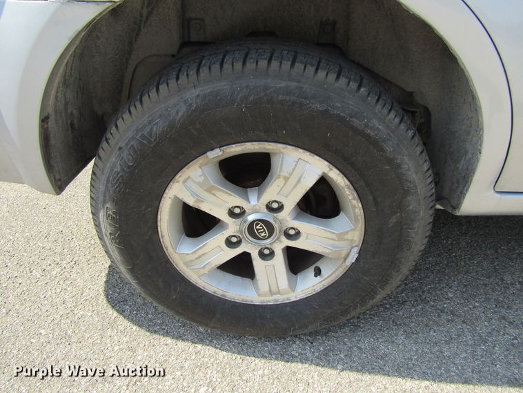 image for item GQ9033 2005 Kia Sorento LX  SUV