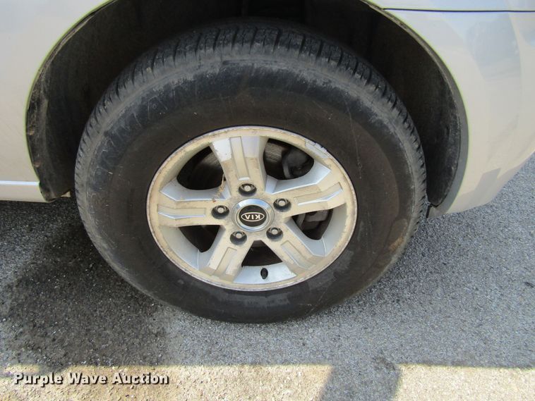 image for item GQ9033 2005 Kia Sorento LX  SUV