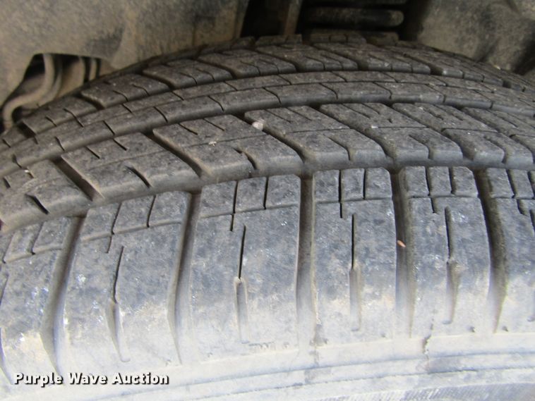 image for item GQ9033 2005 Kia Sorento LX  SUV