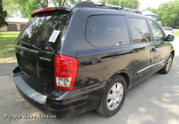 image for item GQ9037 2007 Hyundai Entourage  van