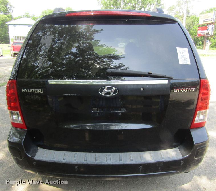 image for item GQ9037 2007 Hyundai Entourage  van