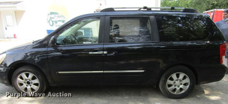 image for item GQ9037 2007 Hyundai Entourage  van