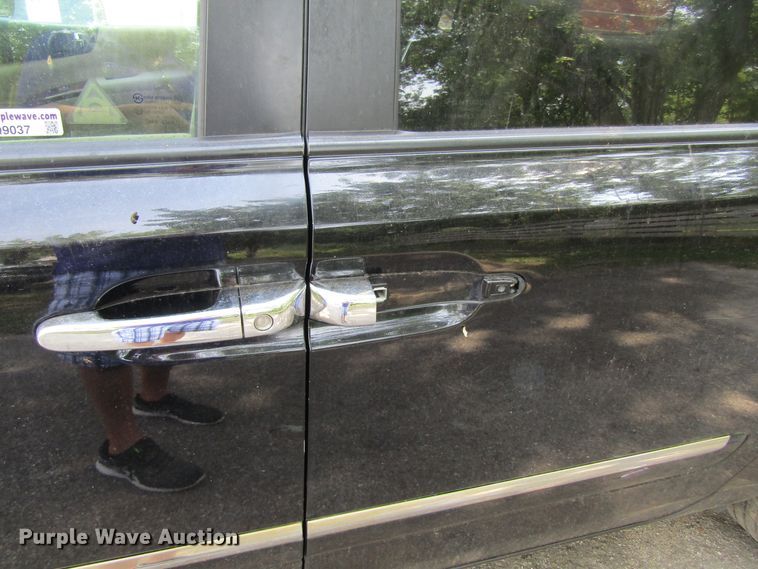 image for item GQ9037 2007 Hyundai Entourage  van