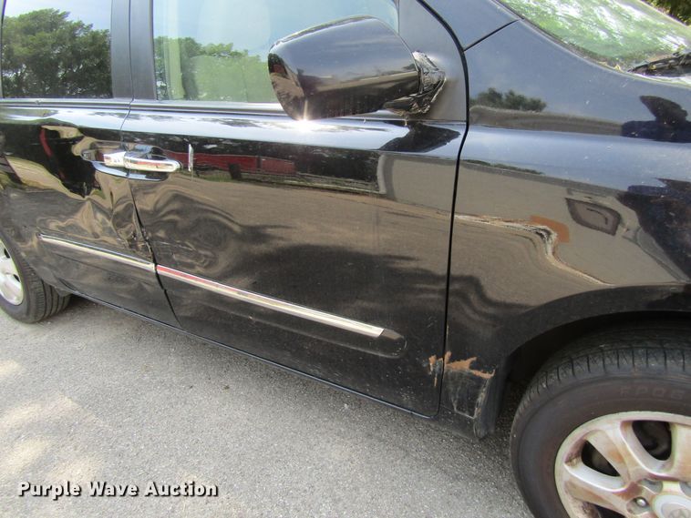 image for item GQ9037 2007 Hyundai Entourage  van