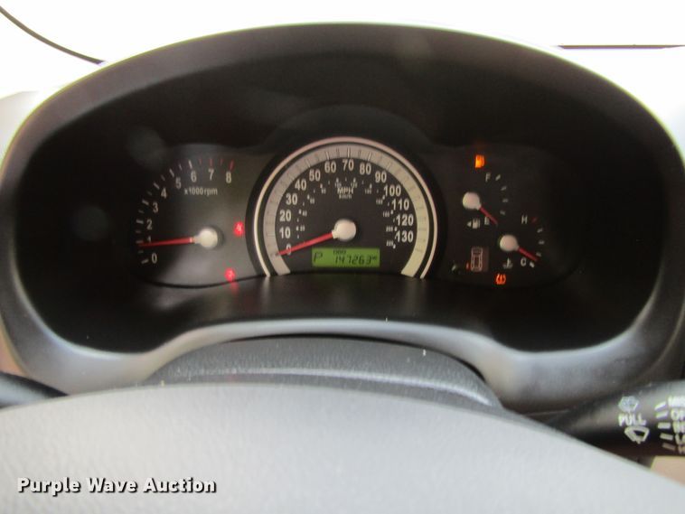 image for item GQ9037 2007 Hyundai Entourage  van