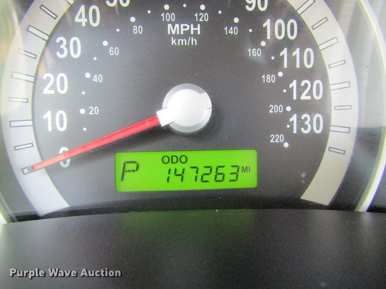 image for item GQ9037 2007 Hyundai Entourage  van