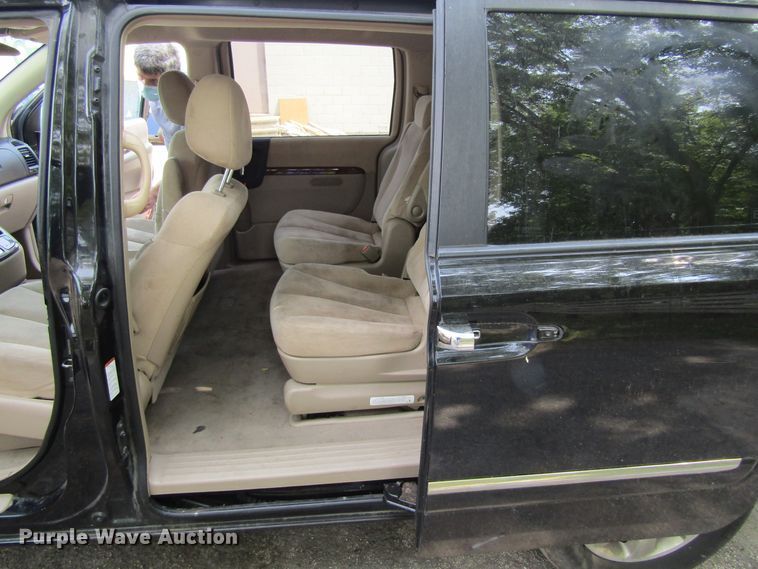 image for item GQ9037 2007 Hyundai Entourage  van