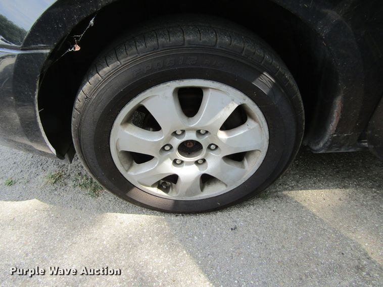 image for item GQ9037 2007 Hyundai Entourage  van