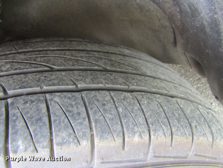 image for item GQ9037 2007 Hyundai Entourage  van