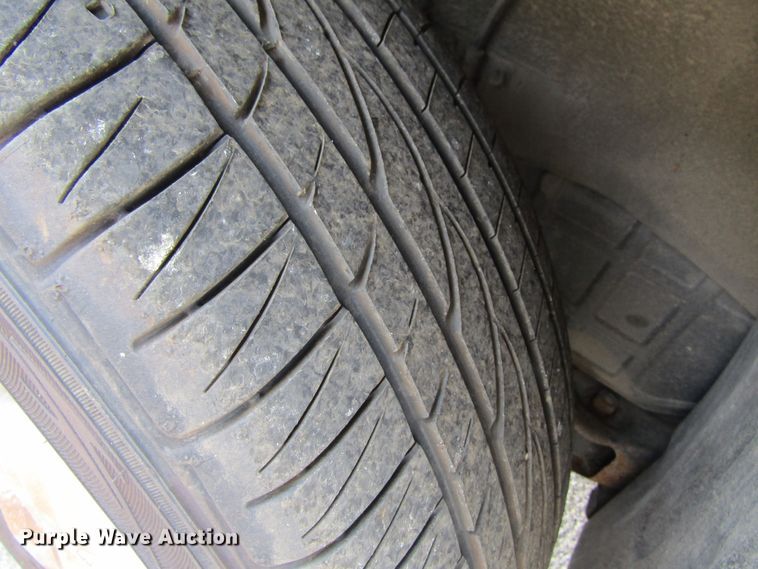 image for item GQ9037 2007 Hyundai Entourage  van