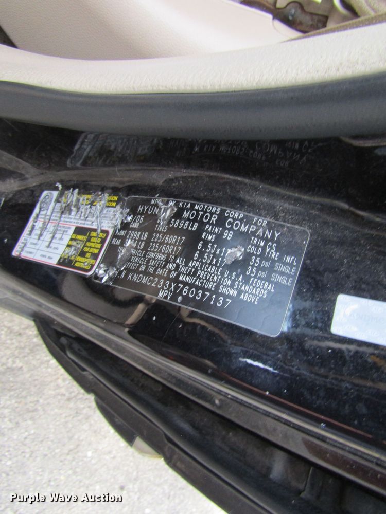 image for item GQ9037 2007 Hyundai Entourage  van