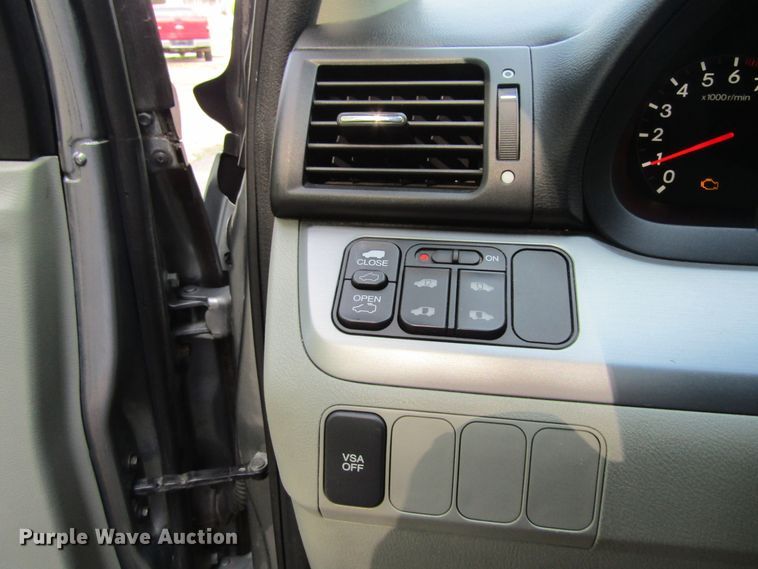 image for item GQ9038 2008 Honda Odyssey  van